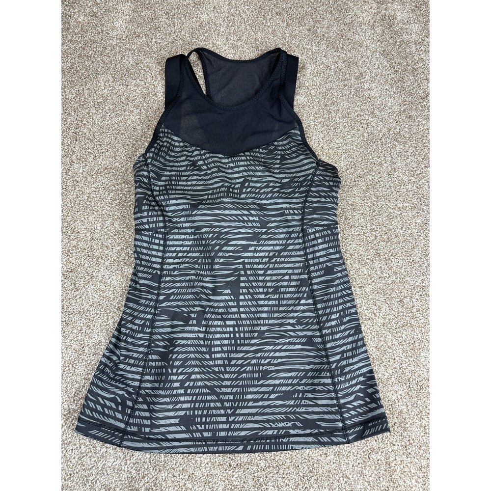 Lululemon Tank Top Women's 4 Black Stripe Running In The City‎ Shelf Bra Tank